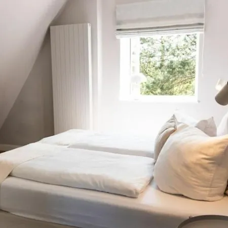 Holiday Home List Lounge
